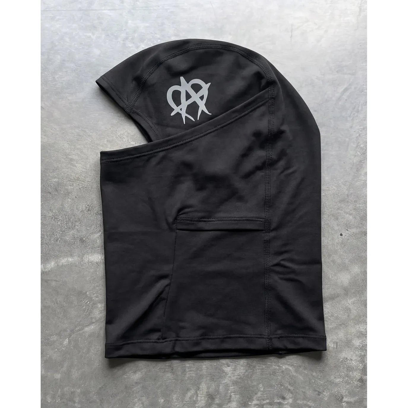 Unmanageable face mask